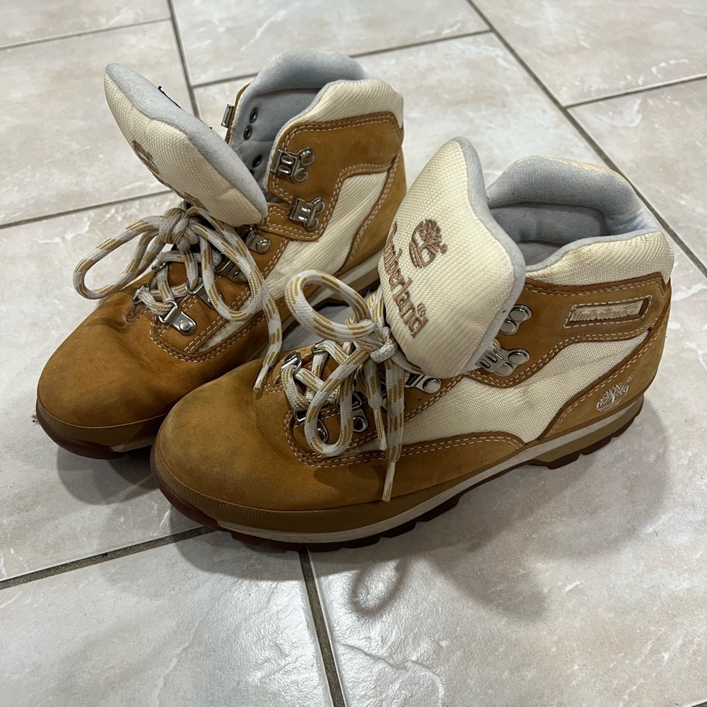 Timberland Wheat and Cream Lace-Up Ankle Boots - Picture 2 of 3